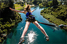 Taupo Bungy Cliffhanger Extreme Swing Competition